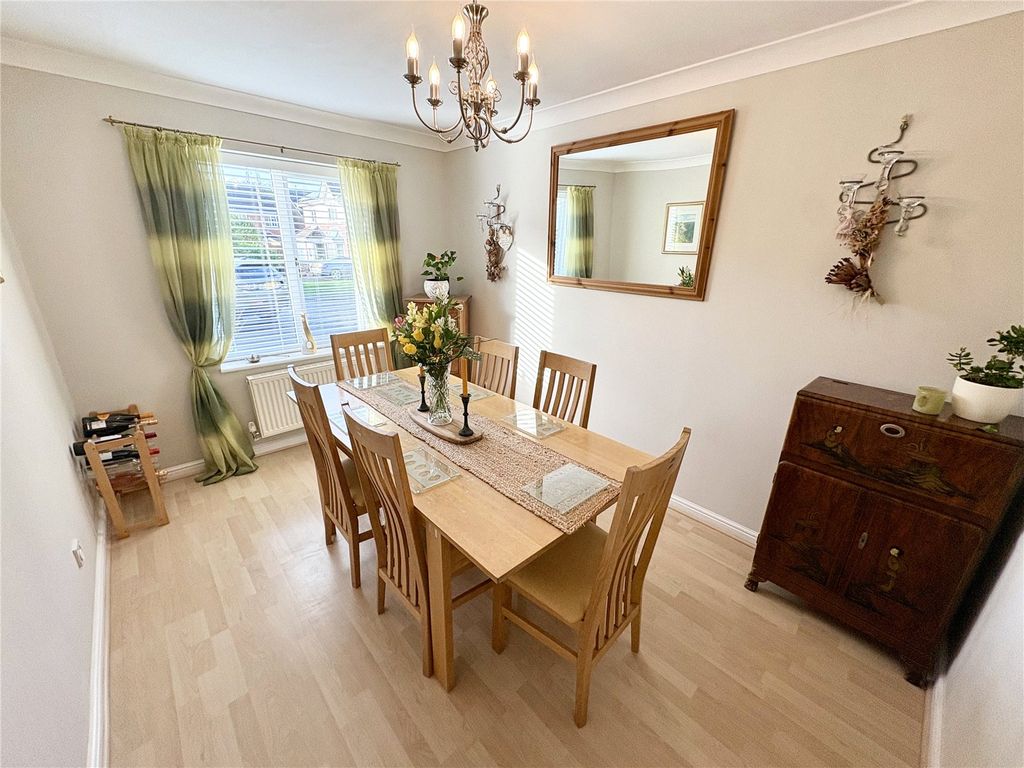 Property photo 2 of 27 Picture No. 13