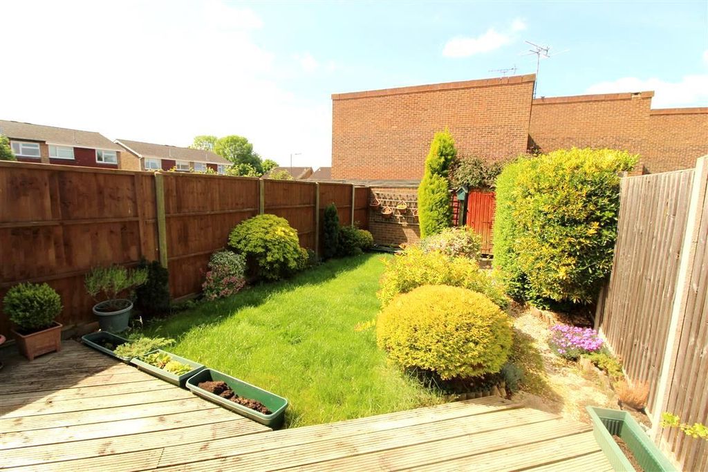 Property photo 2 of 13 Garden