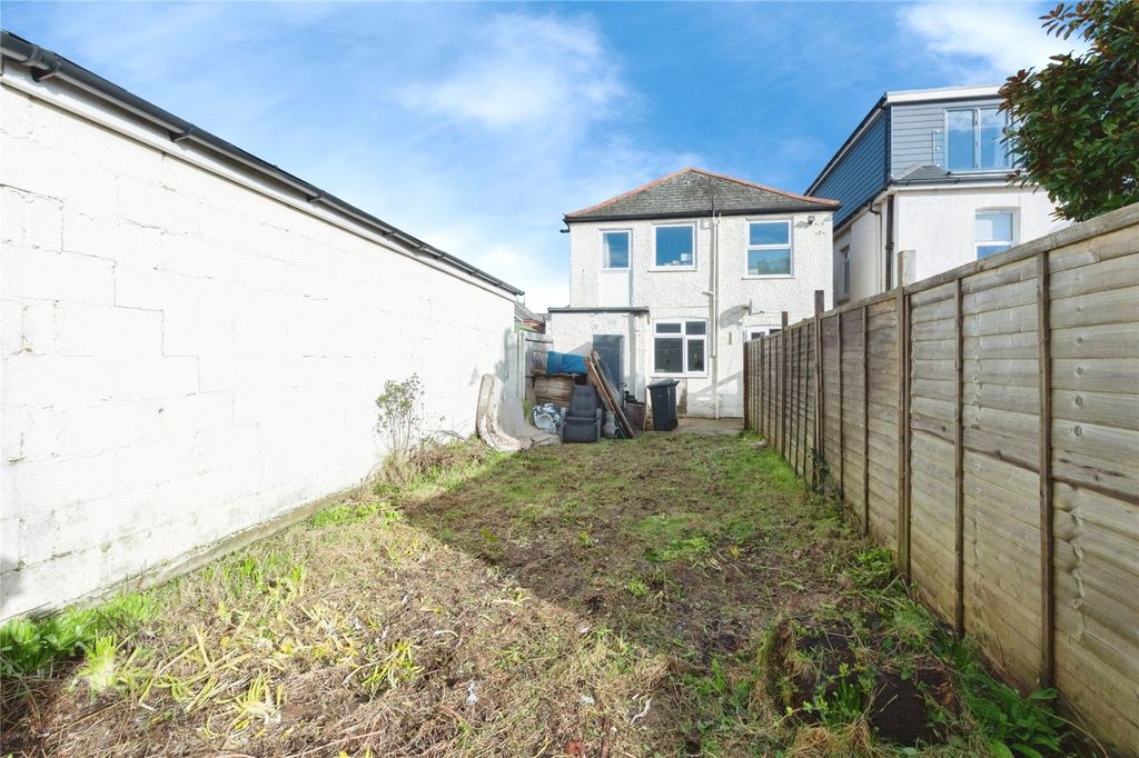 Property photo 2 of 11 Picture No. 16