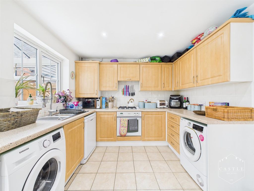 Property photo 3 of 21 Kitchen Diner