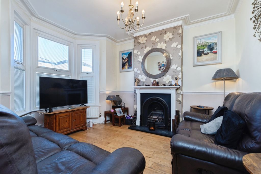 Property photo 2 of 20 Reception Room