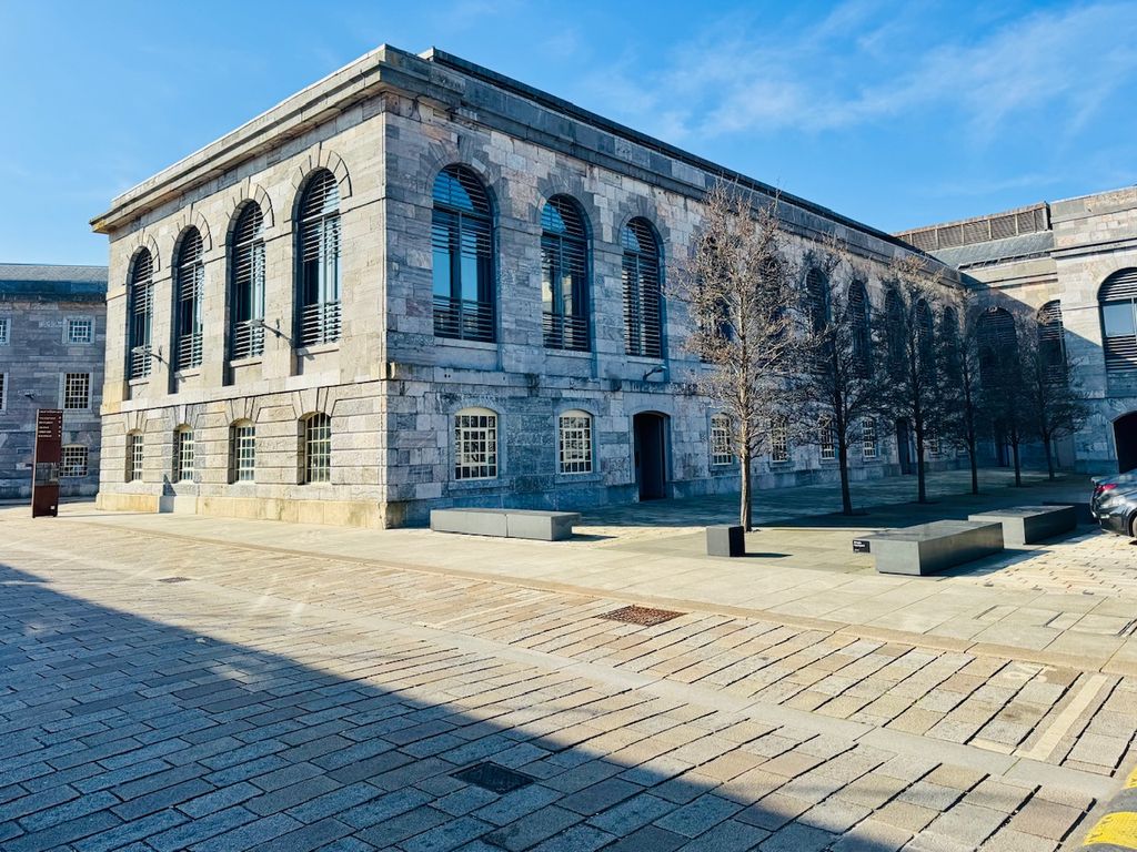 Property photo 1 of 17 Img_6127