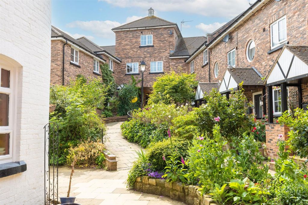 Property photo 3 of 24 8Crowncourtyard-3.Jpg