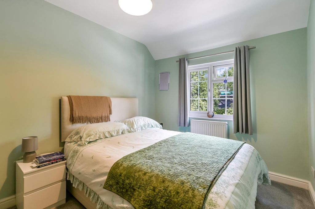 Additional image 11 of 3 bed semi-detached house for saleChurch Walk, Brentford TW8