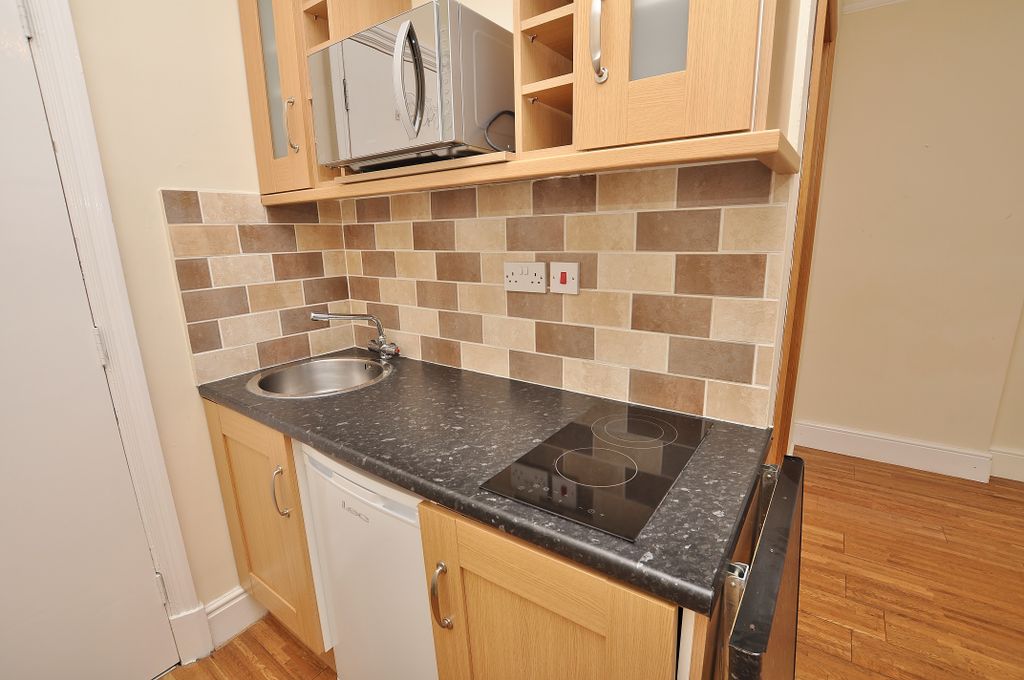 Property photo 2 of 7 Photo 02