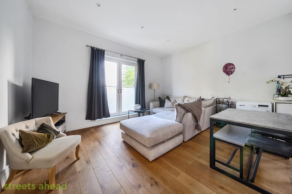 Property photo 1 of 20 94B09dc9-Bc3d-442...