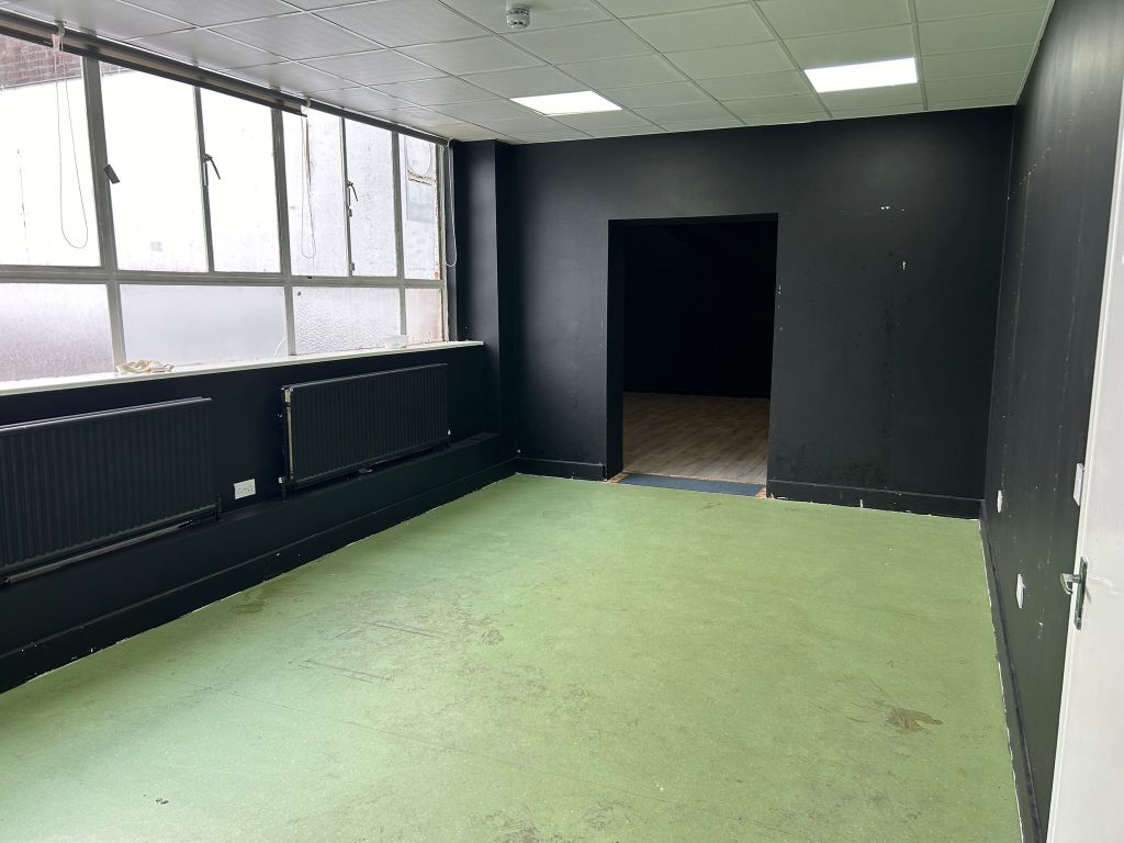 Property photo 2 of 5 Capho Z3-2A