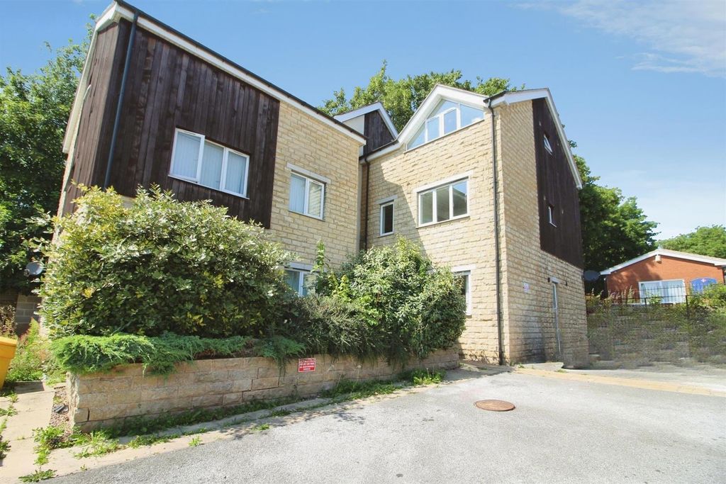 Property photo 2 of 11
