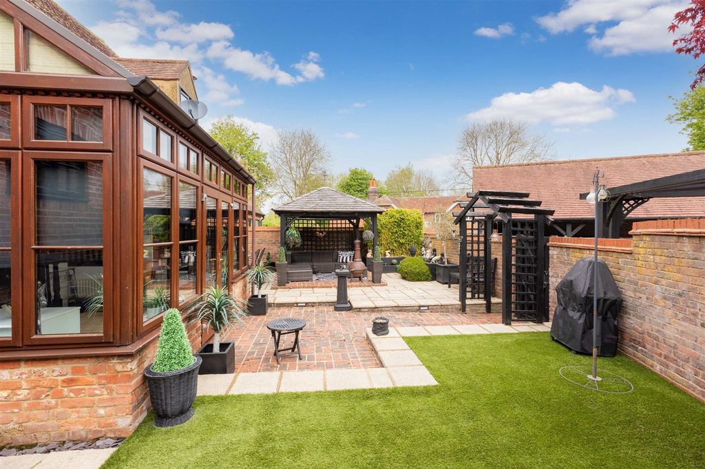 Property photo 3 of 12