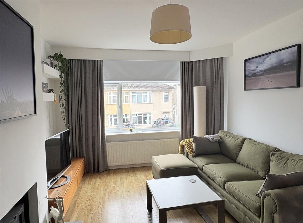 Property photo 2 of 17 Img_4035.Jpeg