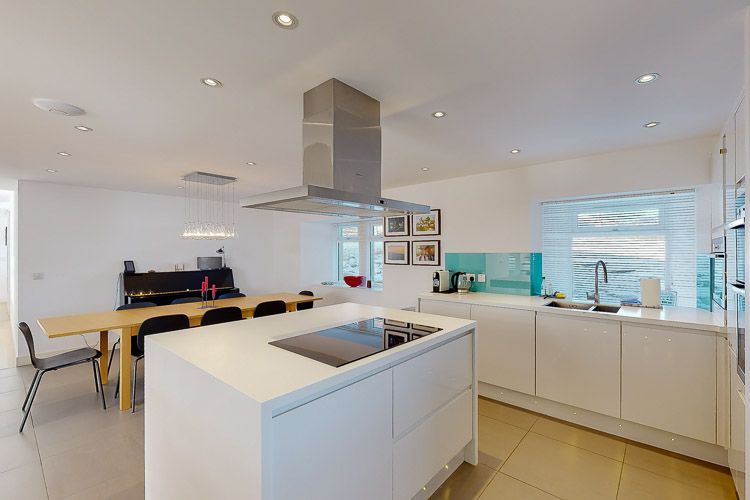 Property photo 3 of 26 Kitchen / Dining Room
