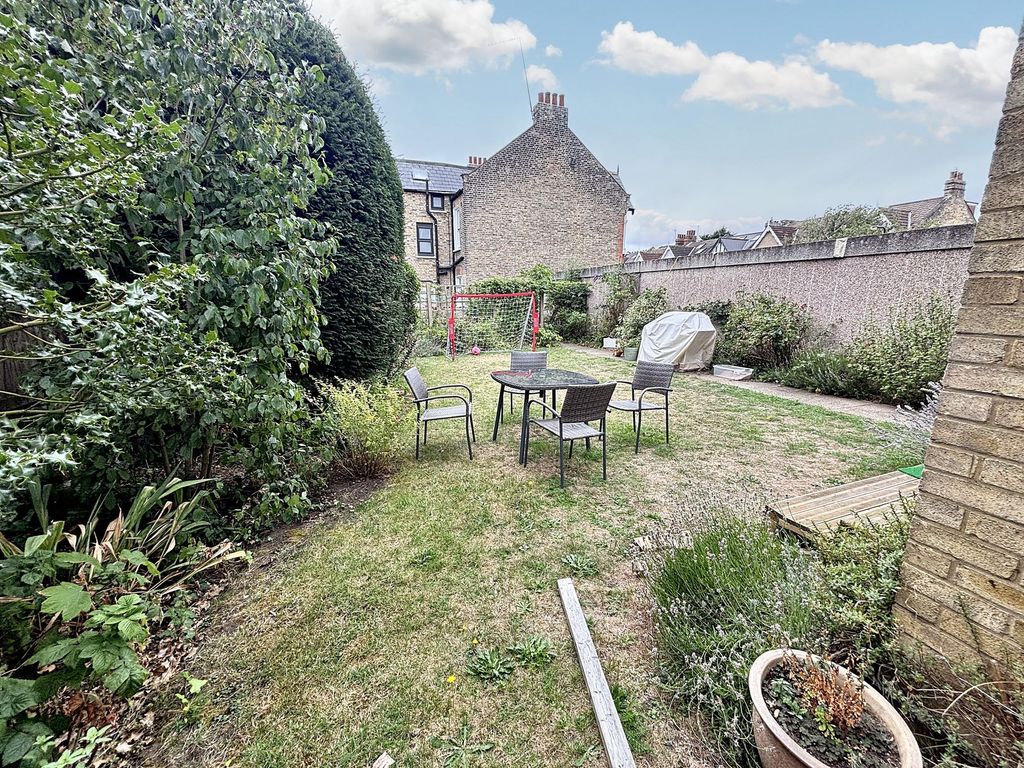 Property photo 2 of 22