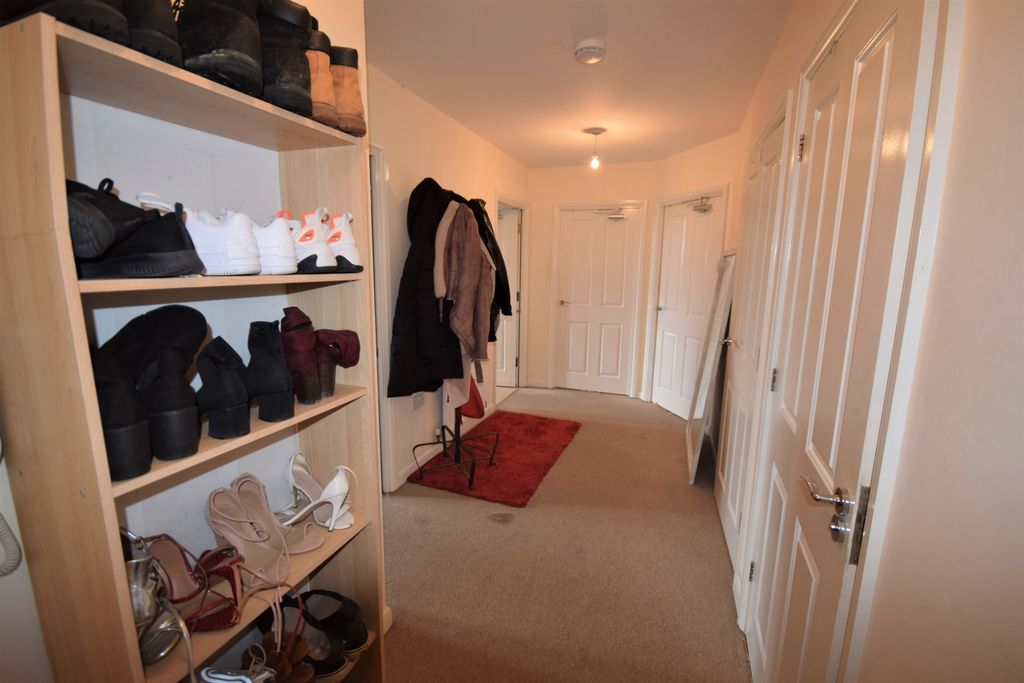 Property photo 2 of 8 Photo 7