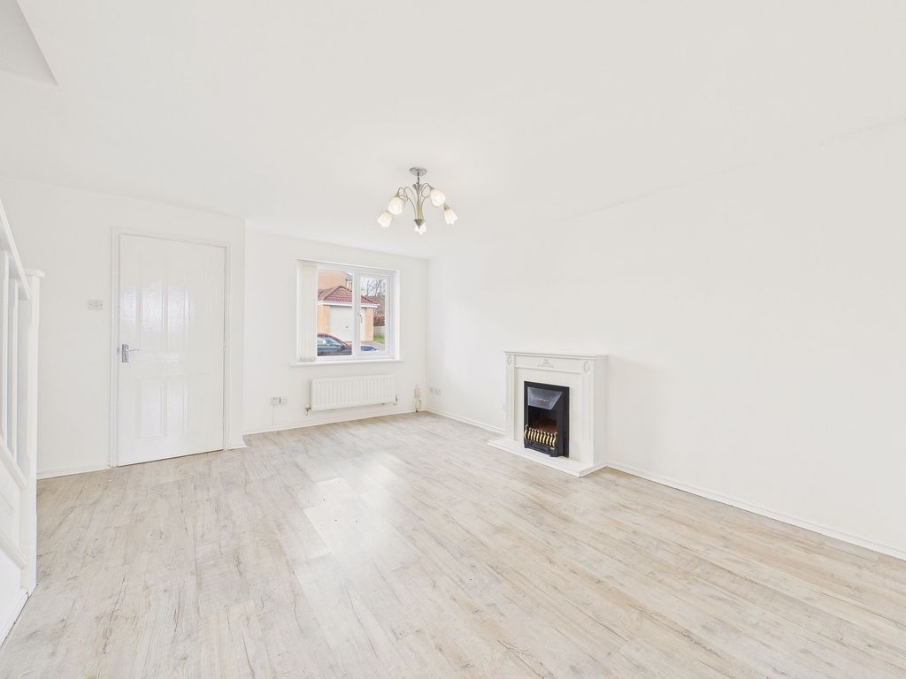 Property photo 3 of 11 Lounge