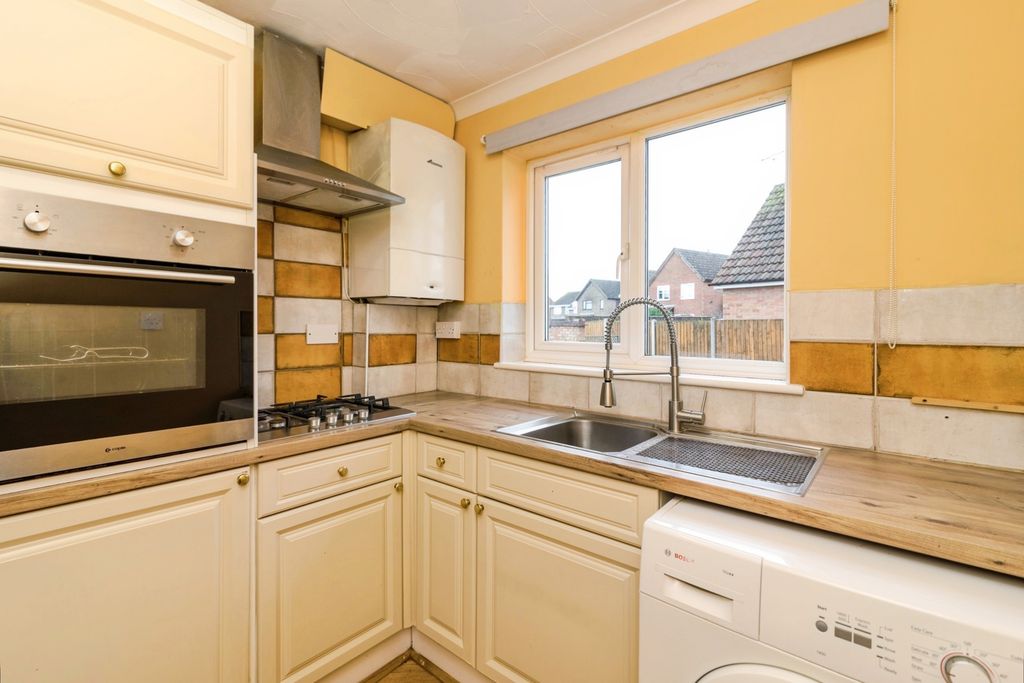 Property photo 2 of 17 Kitchen