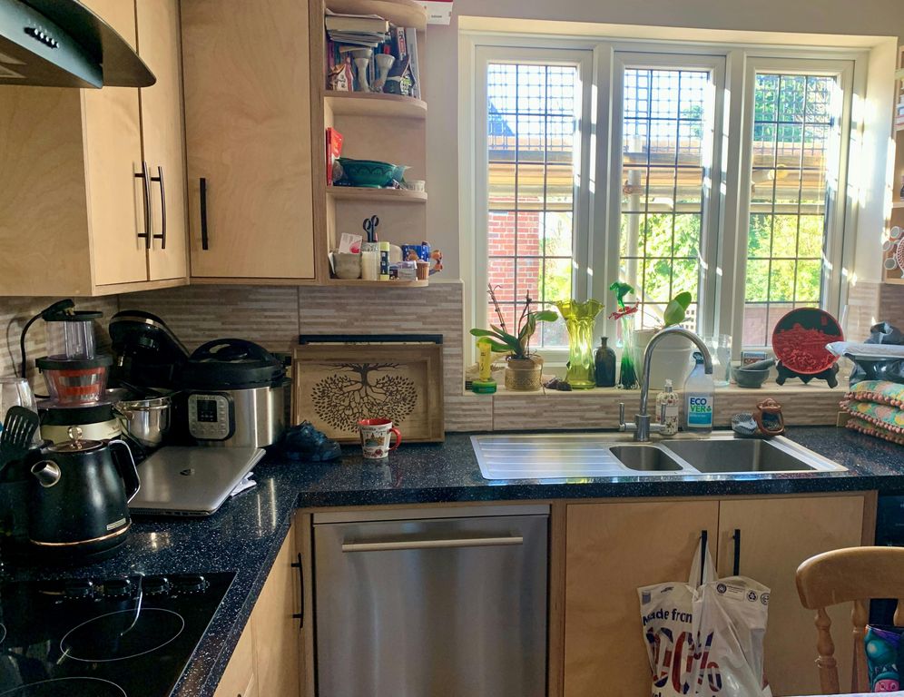 Property photo 3 of 5 Kitchen.Jpg