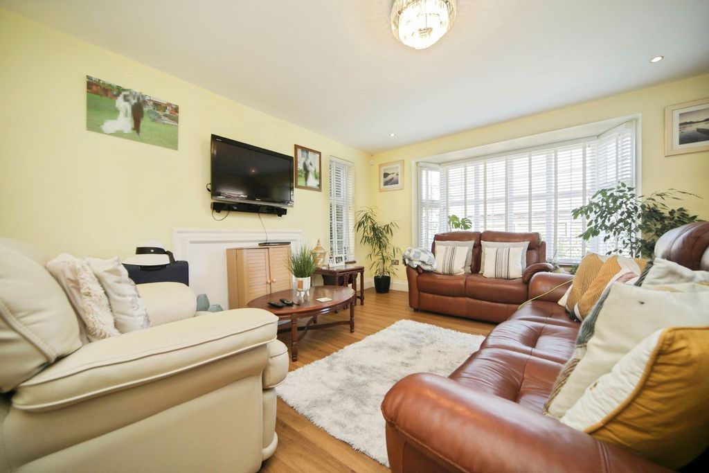 Property photo 2 of 23