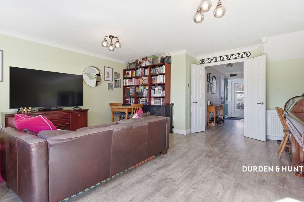 Property photo 3 of 24