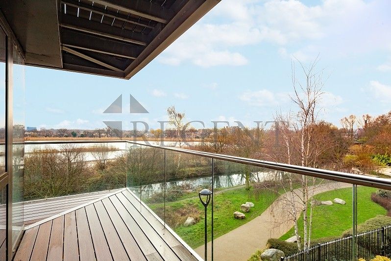 Property photo 3 of 10 Balcony
