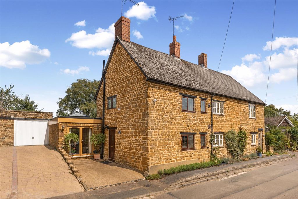 Property photo 1 of 15 Old Stone Cottage, Creampot Lane, Cropredy-1.Jpg