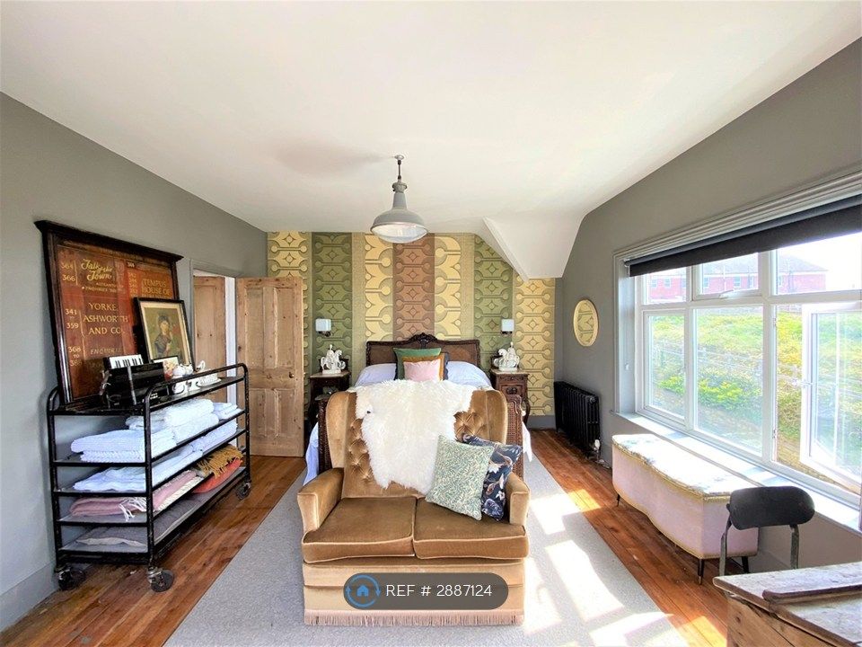 Property photo 1 of 13 Master Bedroom