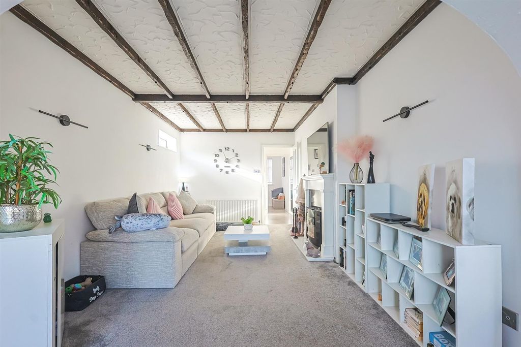 Property photo 3 of 17