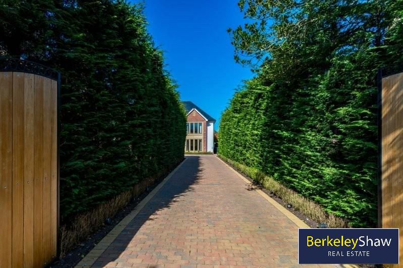 Property photo 2 of 75 8Ab9593A--4253-95C8-62B8C3B9F0Ef-41112-000005Db1E7