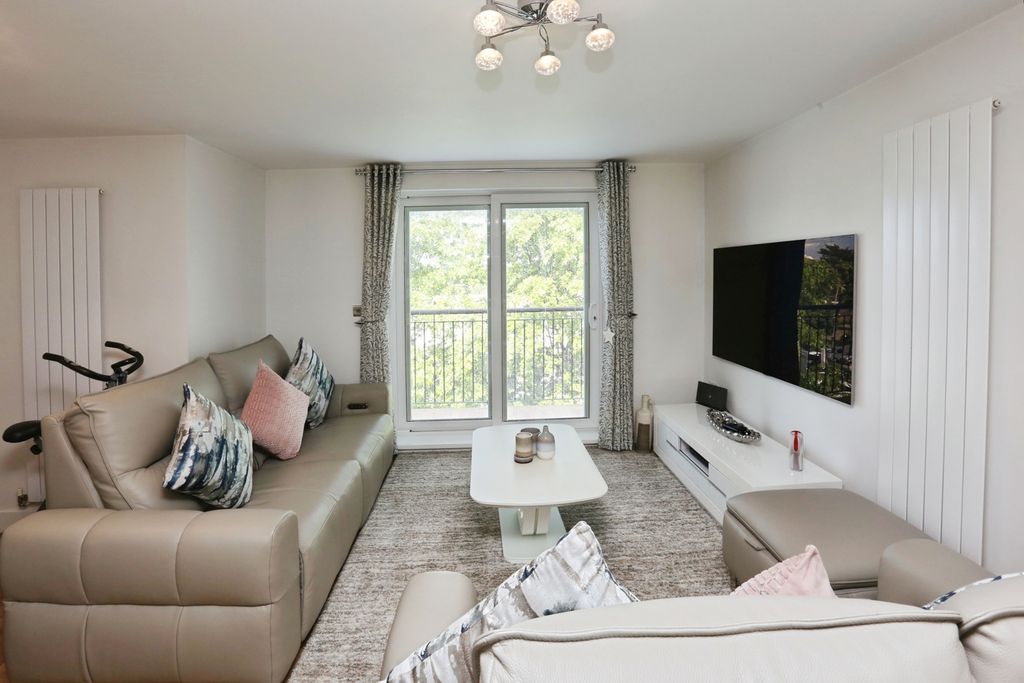 Property photo 3 of 13 Pbox-Img.Jpg