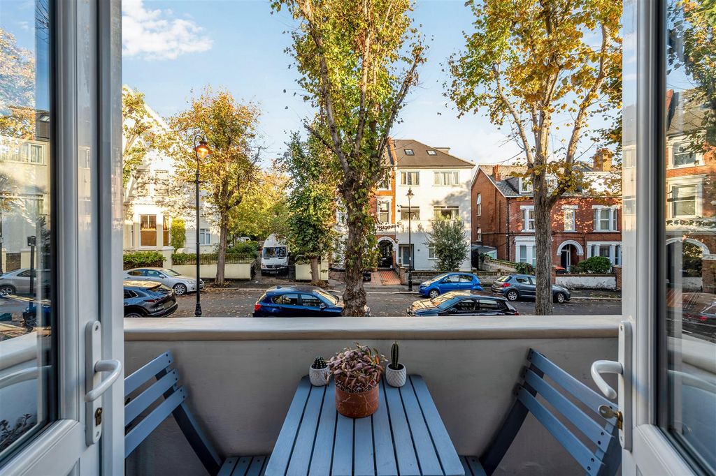 Property photo 3 of 12 Flat, 4 Hatfield Court-13.Jpg