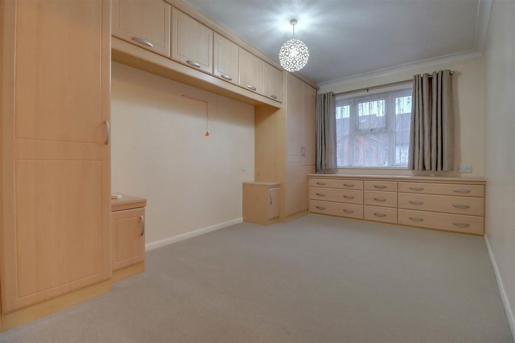 Property photo 3 of 10 60 Sycamoure Court-7.Jpg