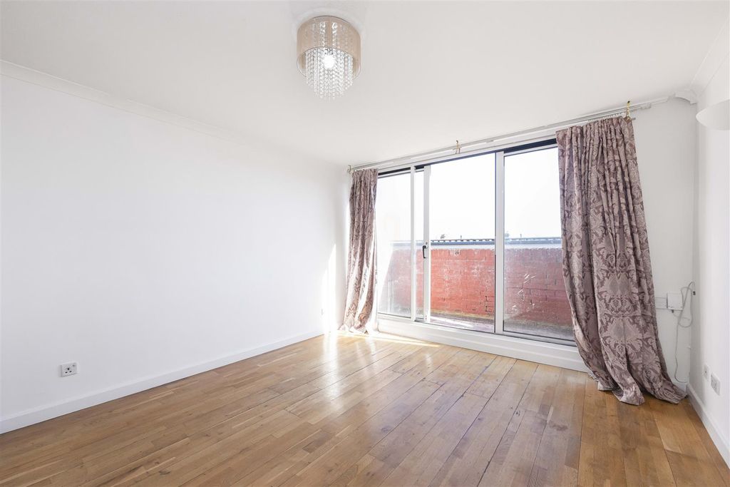 Property photo 2 of 14 12