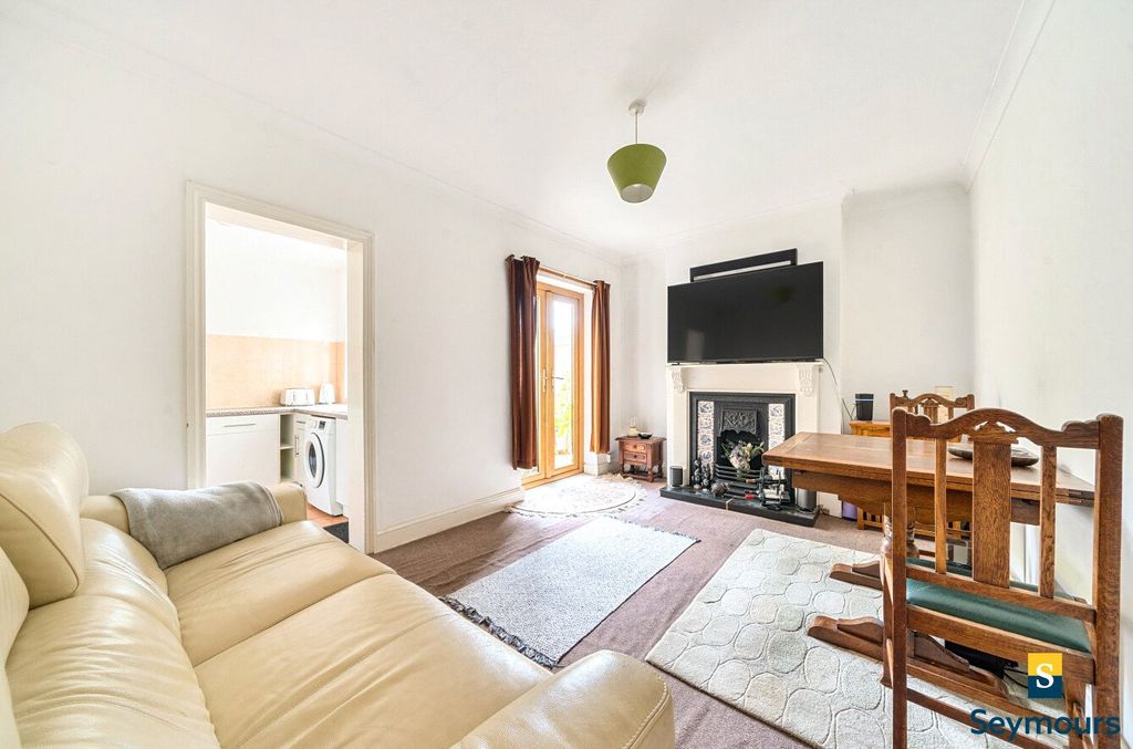 Property photo 3 of 17 Dining Room