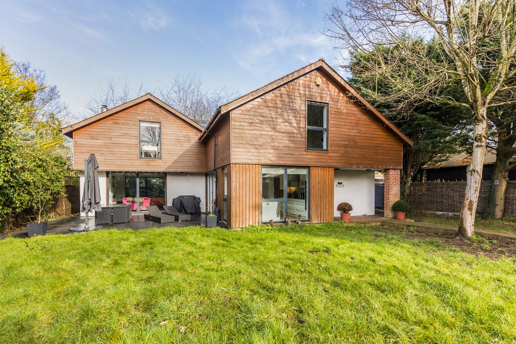Property photo 1 of 33