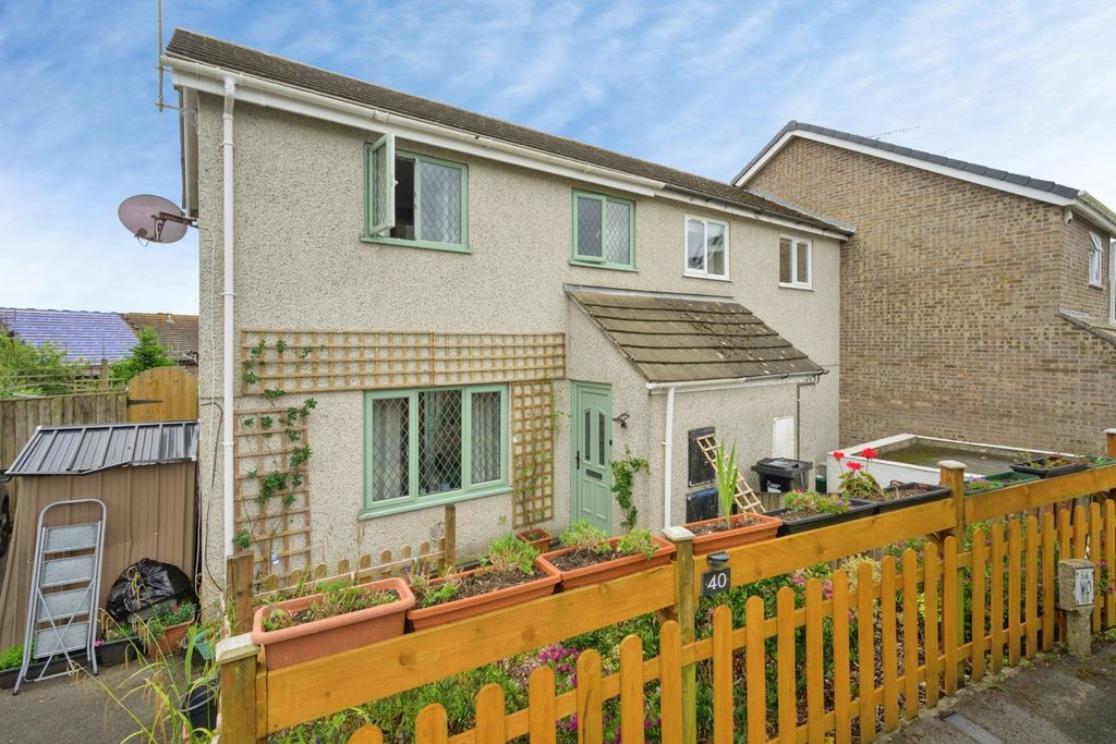 Property photo 1 of 15 Grove Park.