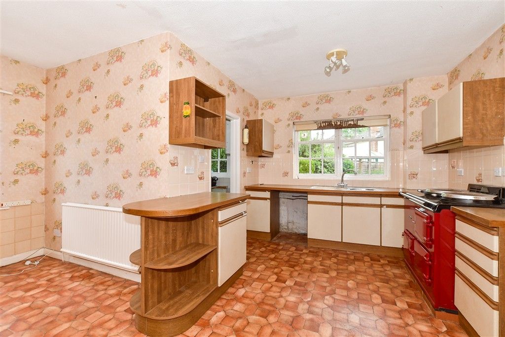 Property photo 3 of 14 Kitchen