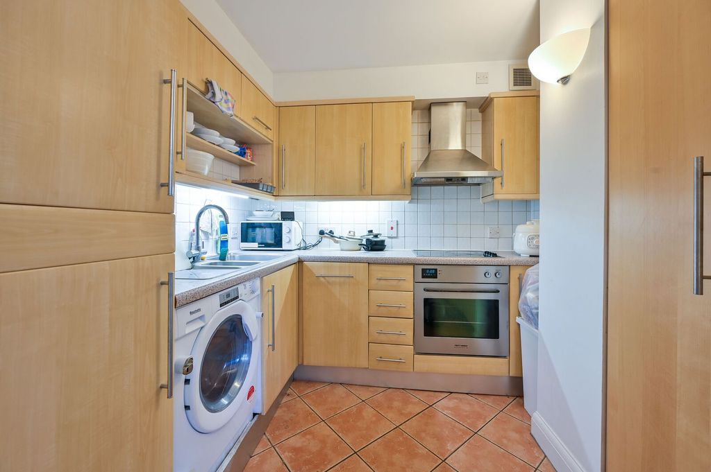 Property photo 3 of 18