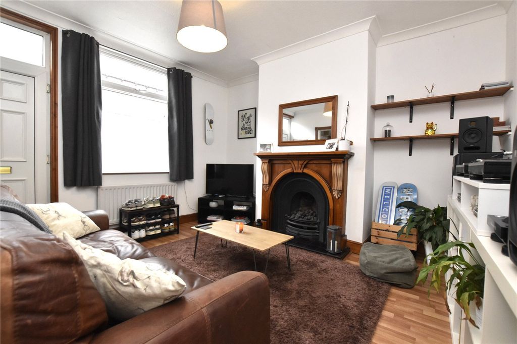 Property photo 1 of 10 Lounge