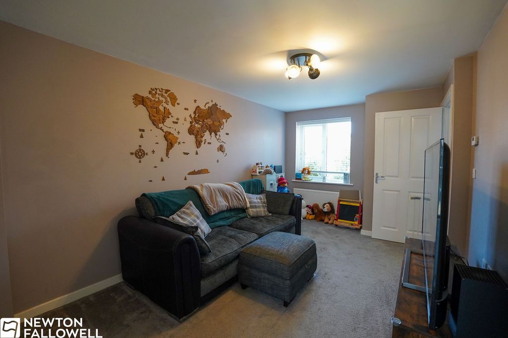 Property photo 3 of 12