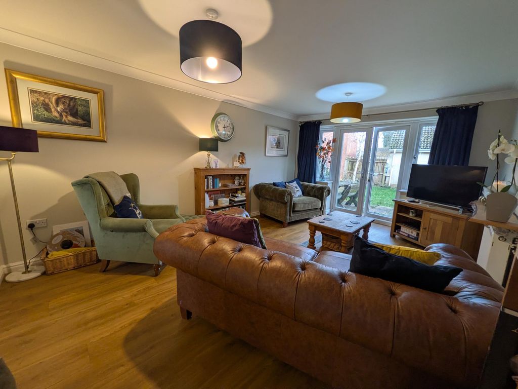 Property photo 2 of 11