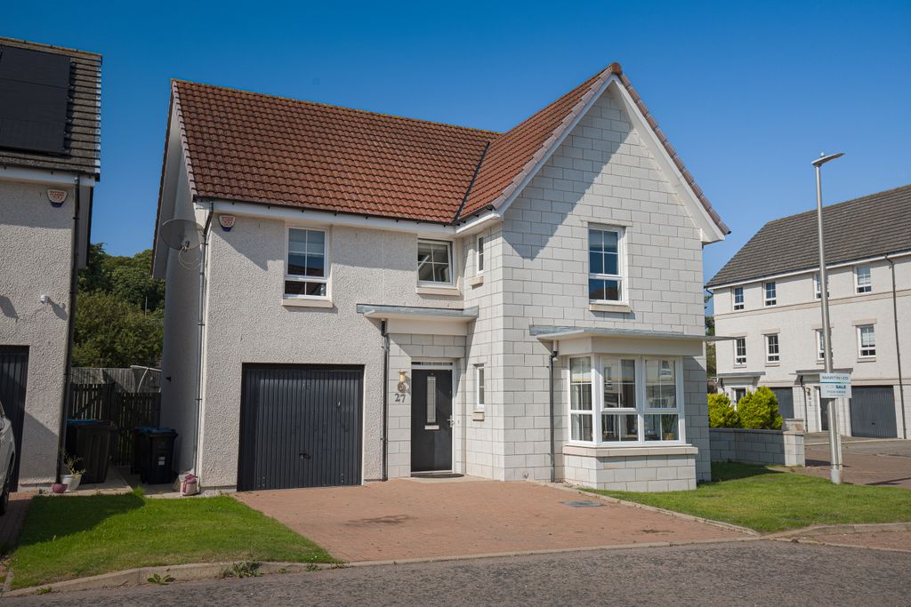 4 bed detached house for saleGarthdee Farm Gardens, Aberdeen AB10