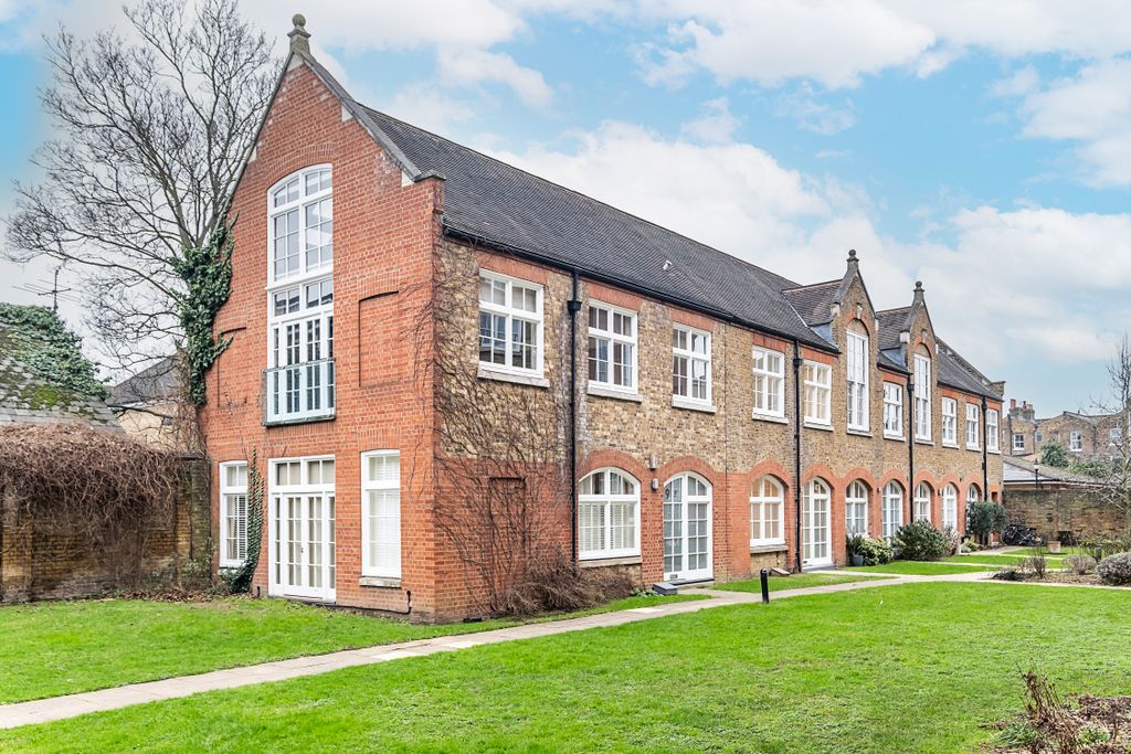 Property photo 1 of 22