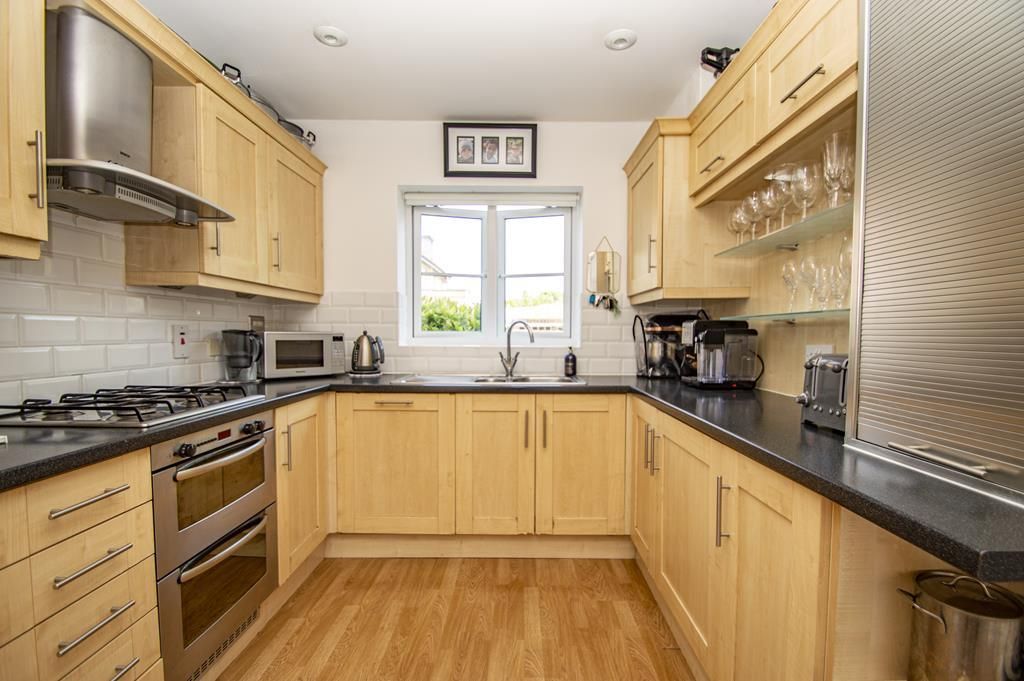 Property photo 3 of 14 Kitchen