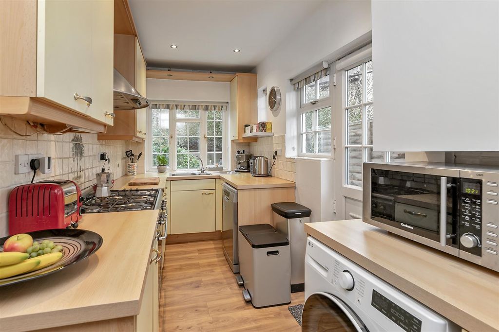 Property photo 3 of 19 7Hillendlane-18 - Copy (2).Jpg