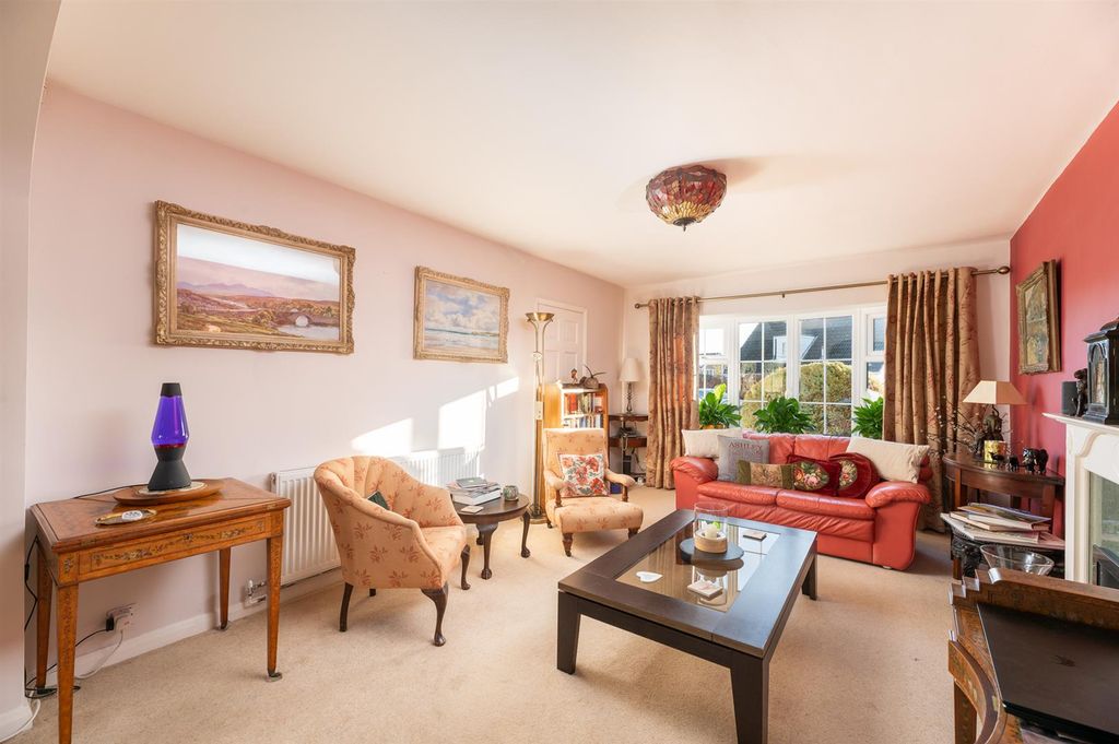 Property photo 3 of 39 Sitting Room