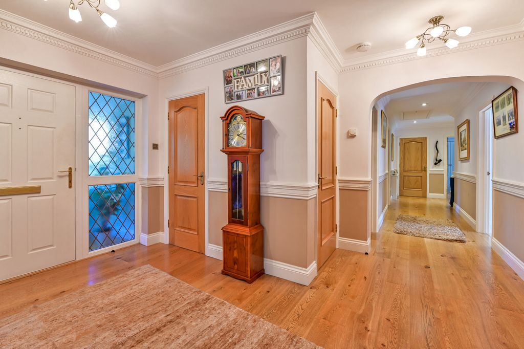 Property photo 2 of 20 Gallery