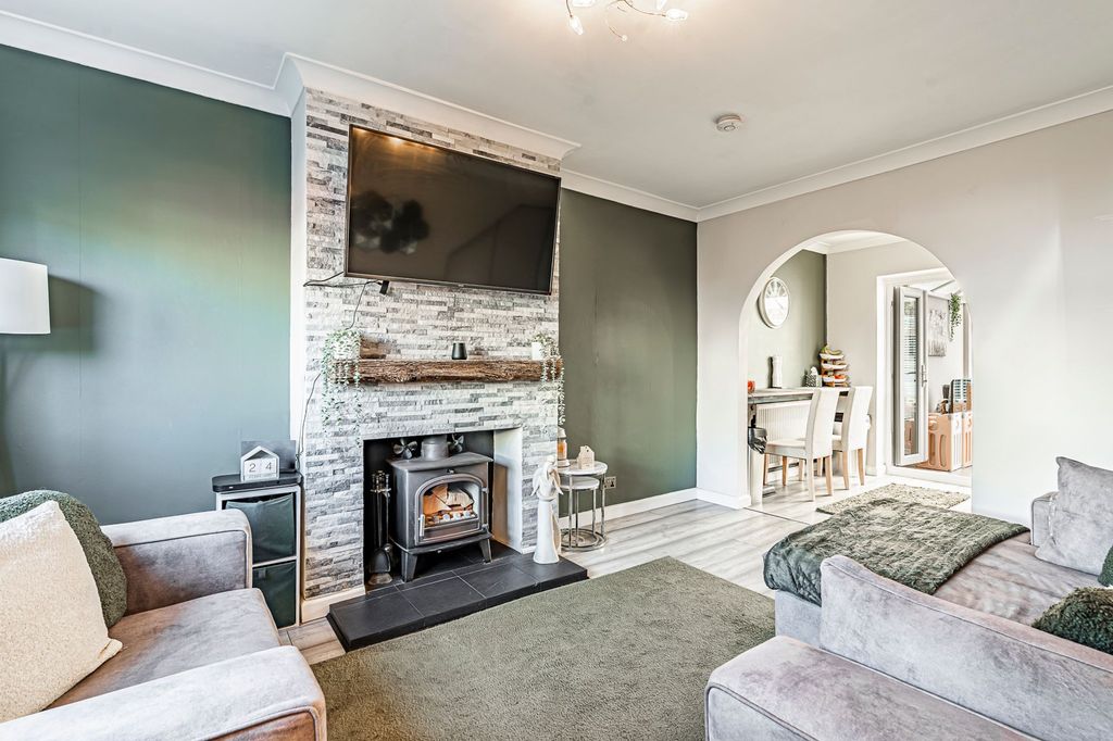 Property photo 3 of 24