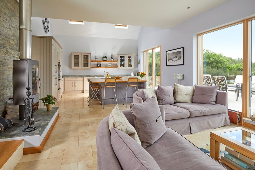 Property photo 3 of 15 Kitchen/Sitting Room