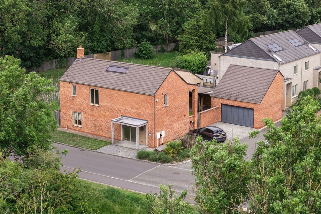 Property photo 1 of 34