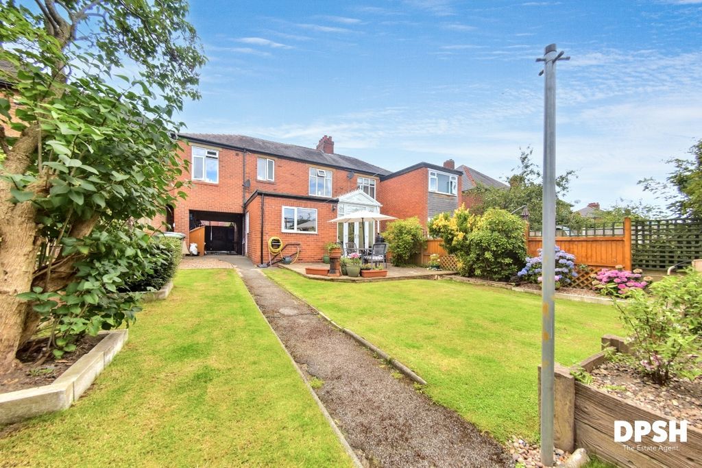 Property photo 2 of 36