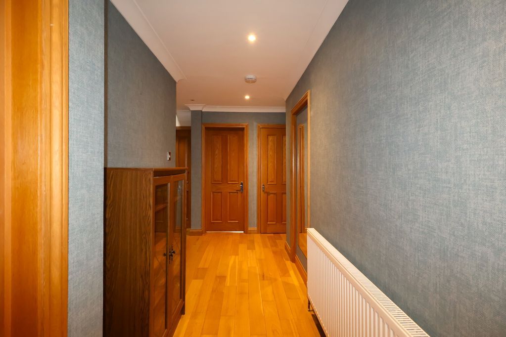 Property photo 2 of 47 Photo 4